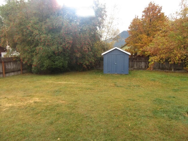 Building Photo - Cozy Cottage in Columbia Falls