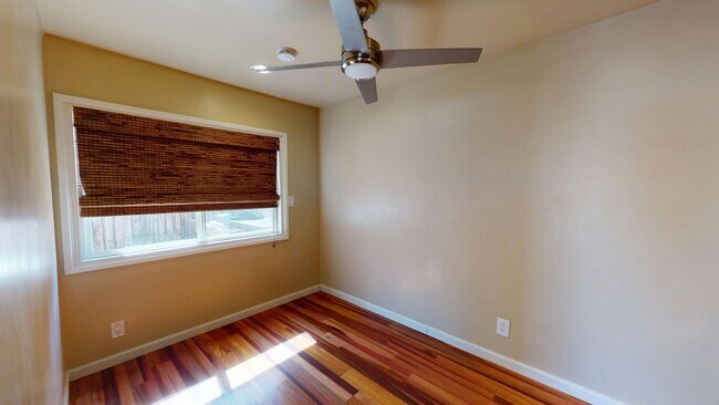 Building Photo - 5705 Mary Ln Dr