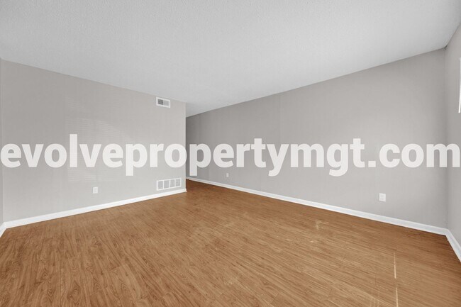 Building Photo - 3455 Pruett Ct