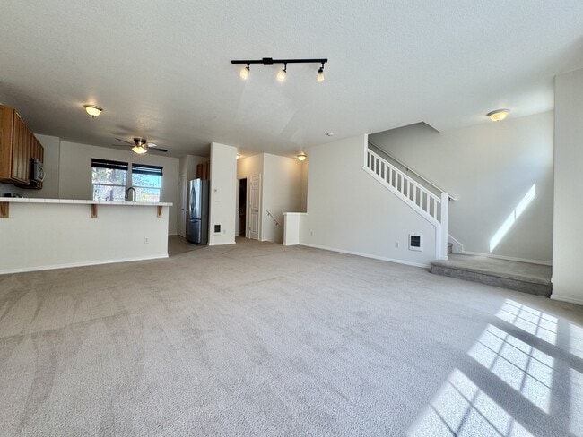 Building Photo - 12405 SW Cady Ln