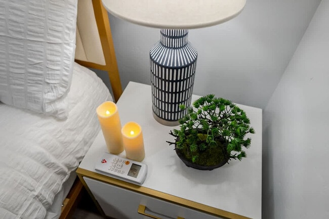 Building Photo - 4989 Randlett Dr