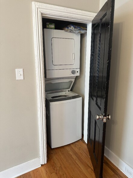 Building Photo - 417 Gilmer St