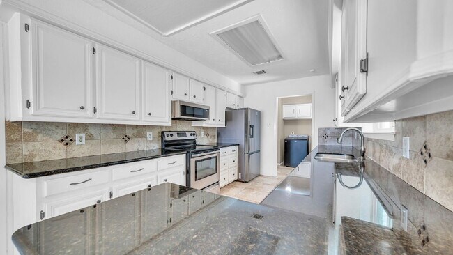 Building Photo - Find comfort, style, and convenience in this beautiful 3-bedroom home located in a desirable gate...