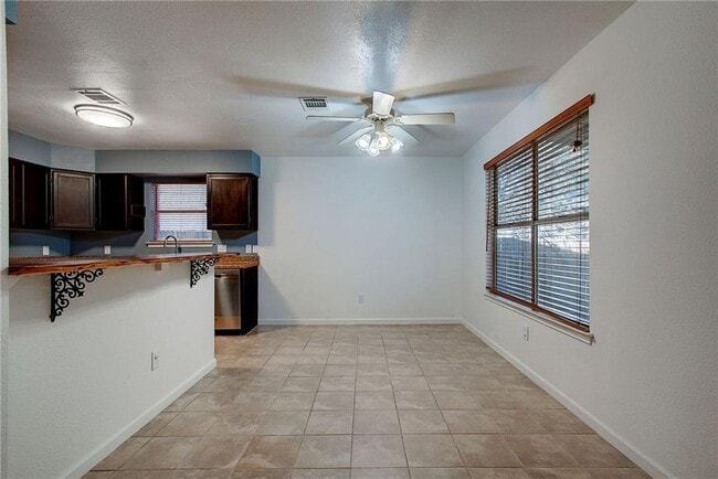Building Photo - 7502 Montaque Dr