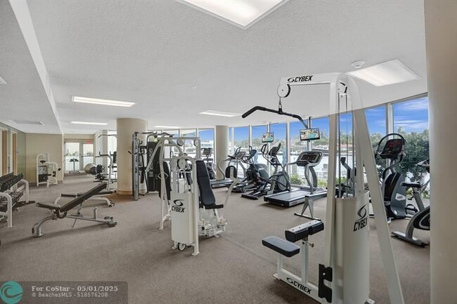 Building Photo - 715 Bayshore Dr