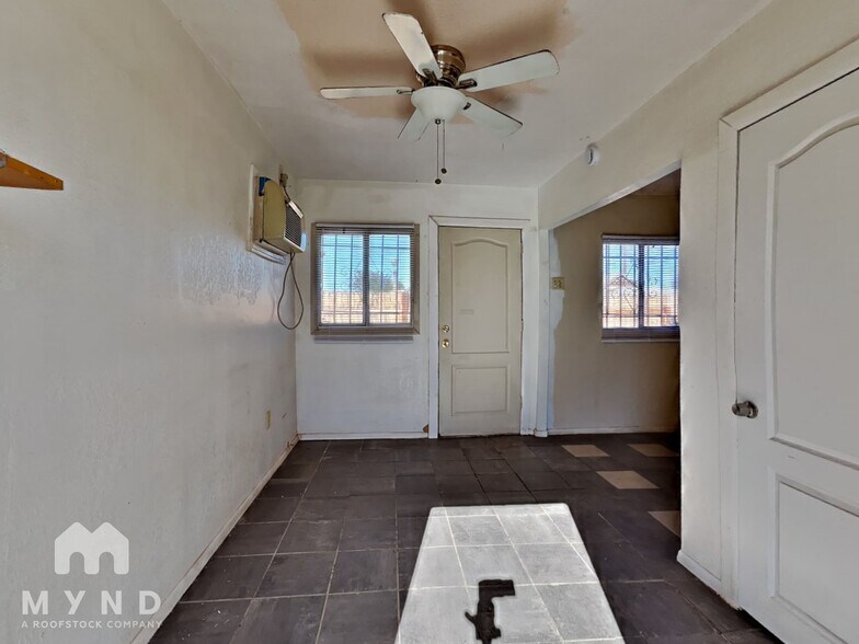 Building Photo - 1042 W Taylor St