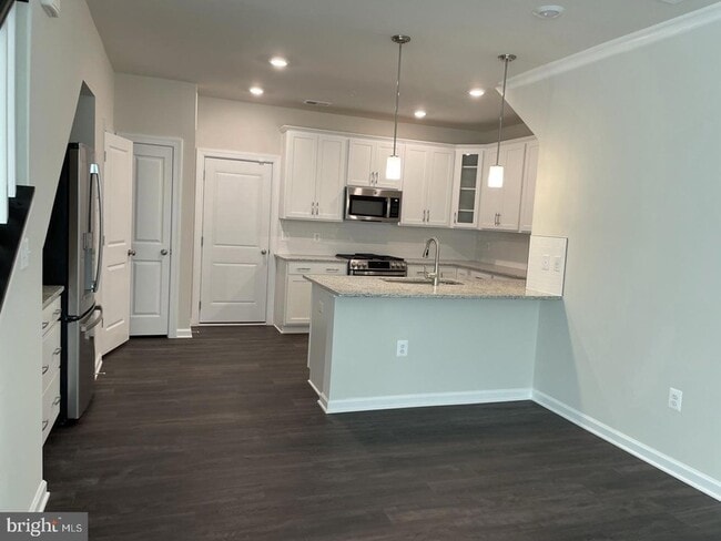 Building Photo - 43357 Radford Divide Ter