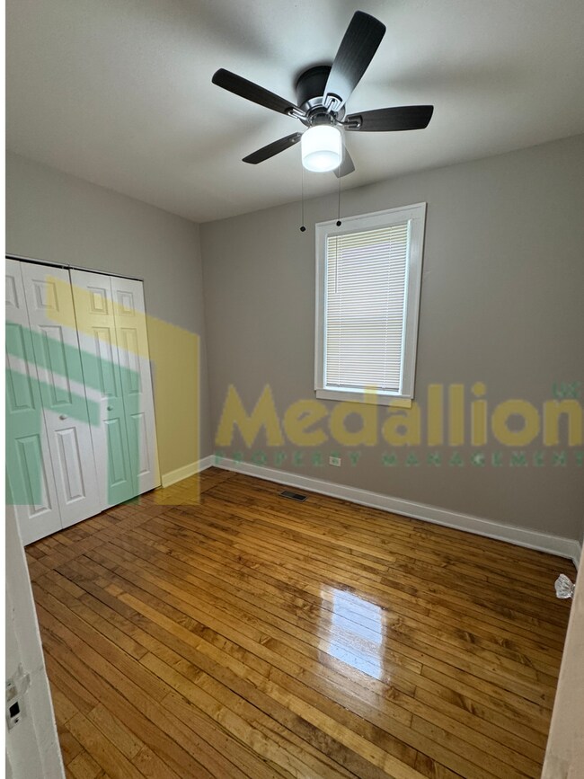 Building Photo - Charming Recently Updated Home 4-5 beds wi...