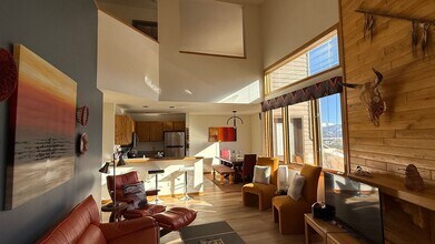 Building Photo - Light Bright 2 BDR plus Loft 3BATH Silvert...