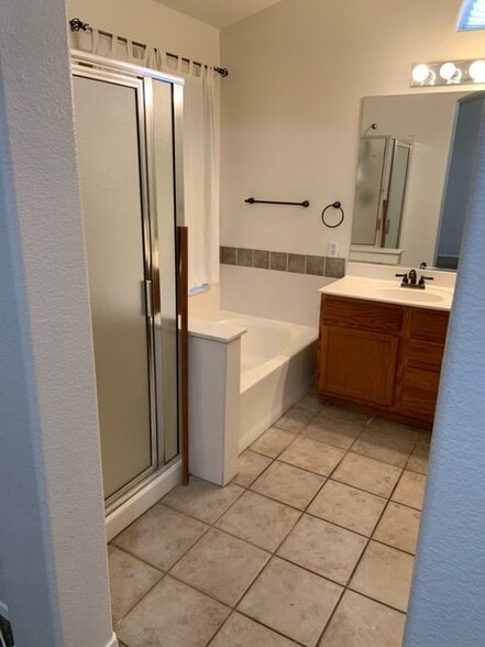 Building Photo - 1338 E Encinas Ave