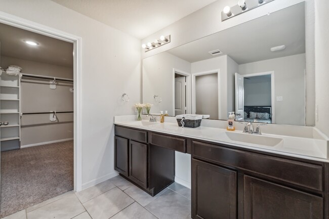 Building Photo - 6926 Ithaca Heights Ln