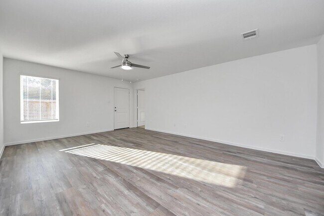 Building Photo - 14315 Leafy Willow Dr