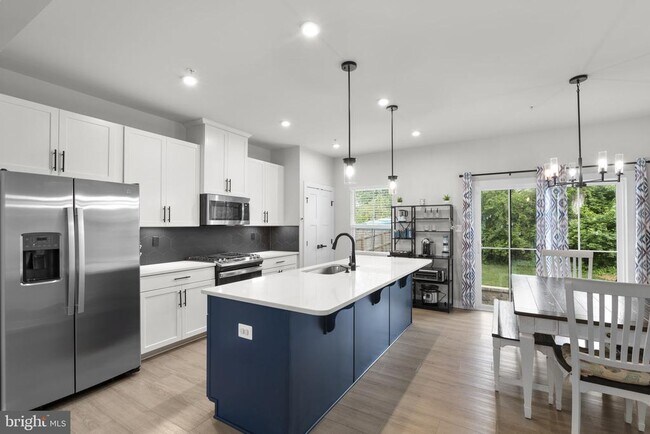 Building Photo - 1713 Aurora Way