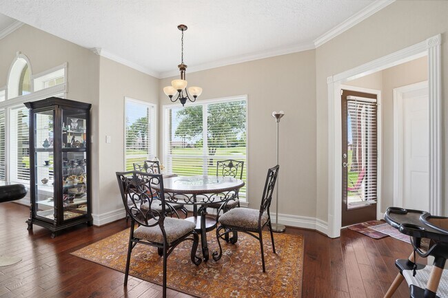 Building Photo - 108 Somerton Dr