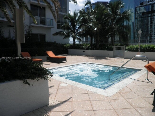 Building Photo - 1050 Brickell Ave