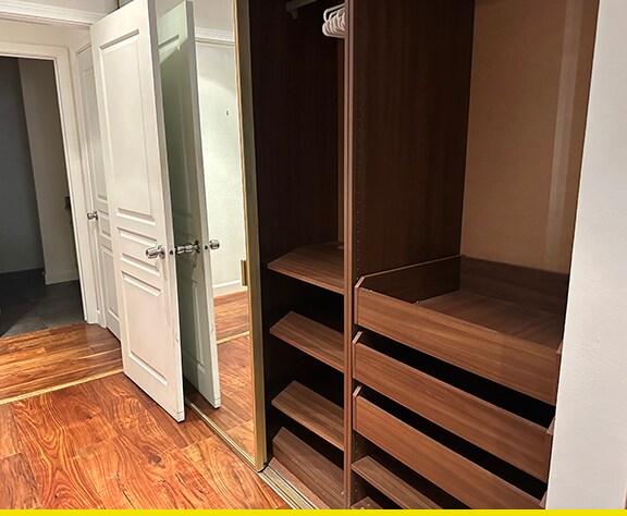 Building Photo - 8400 De Longpre Ave