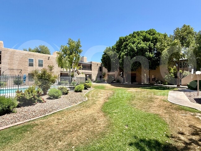 Building Photo - 5998 N 78th St