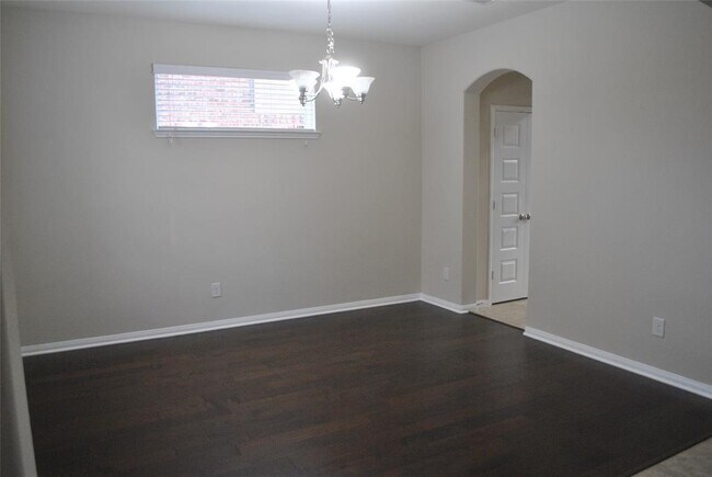 Building Photo - 18115 Fernwood Bend Dr