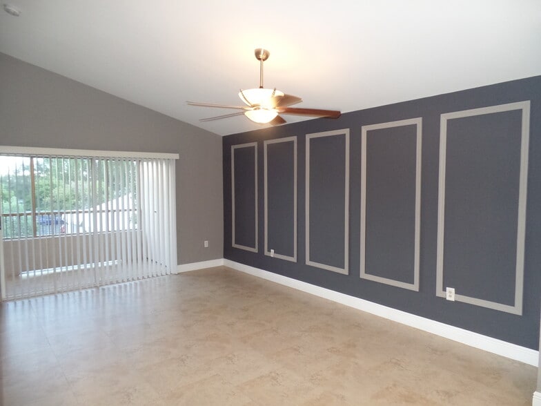 Building Photo - 2820 N Oakland Forest Dr