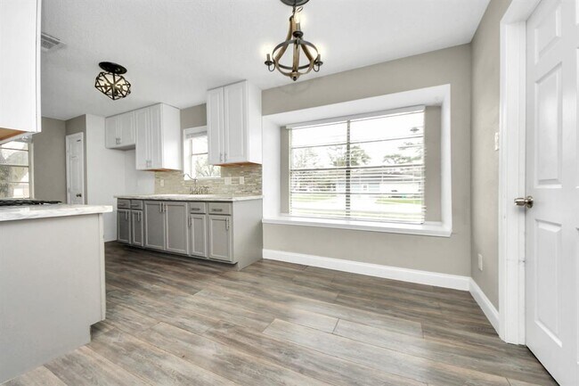 Building Photo - 13003 Foxburo Dr