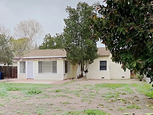 Building Photo - 15440 Romar St