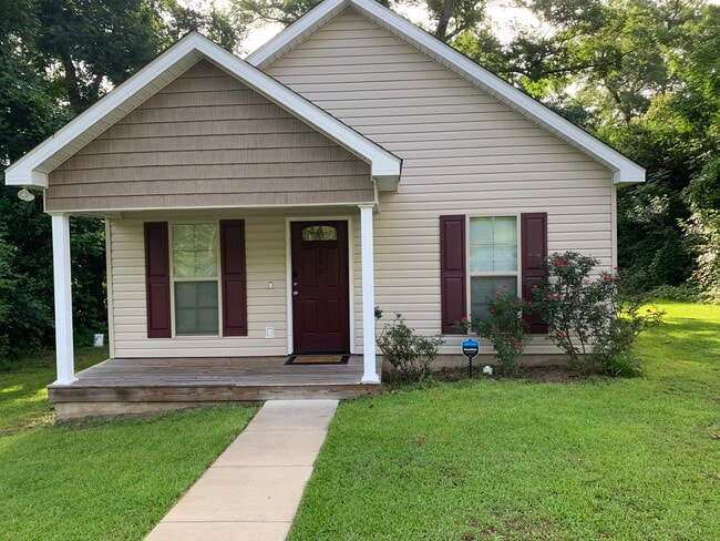 Primary Photo - 210 Griffin St