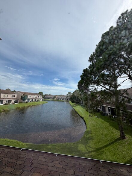Building Photo - 6211 Bayside Key Dr