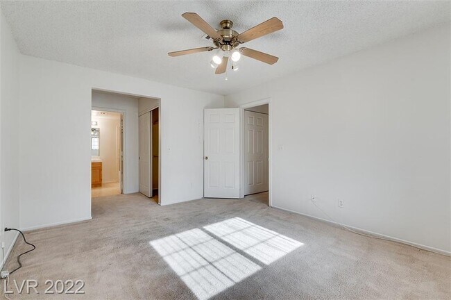Building Photo - 101 Luna Way