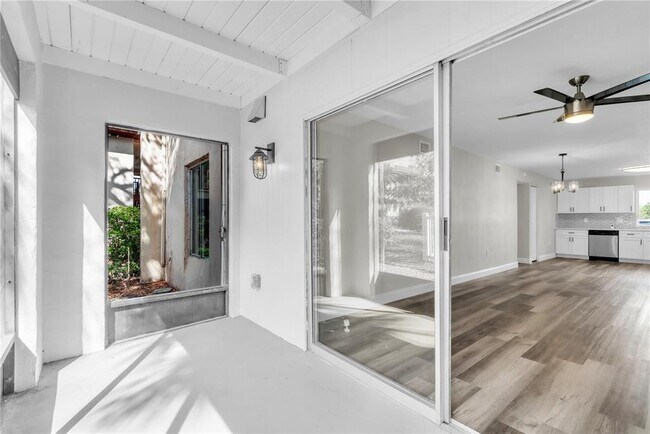 Building Photo - 8640 Tahoe Ct