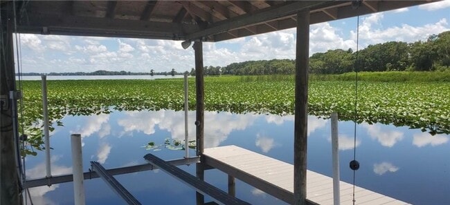 Building Photo - 19 Windy Point Rd