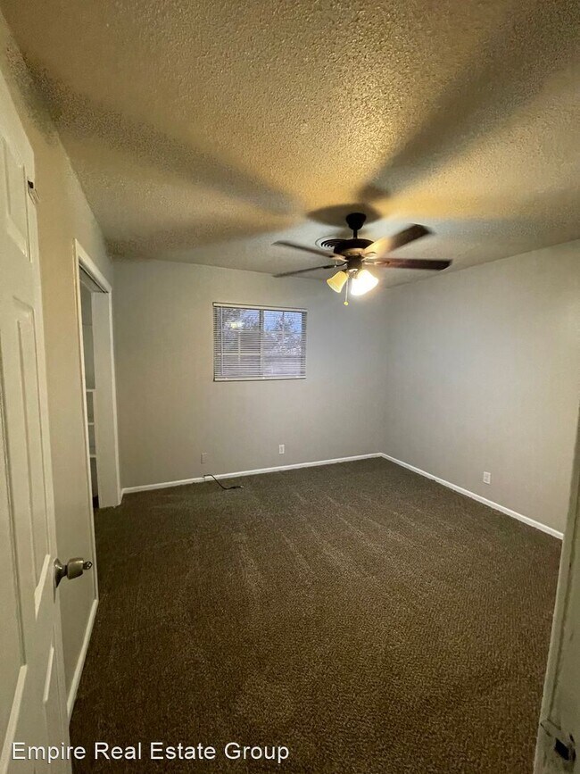 Building Photo - 3 br, 2 bath House - 302 NAVAJO