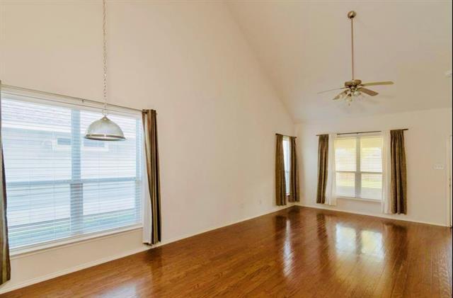 Building Photo - 9717 Hedge Bell Dr