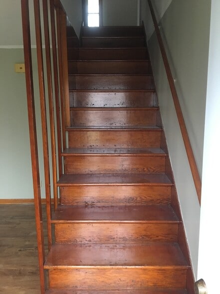 Building Photo - 401 Marlington St