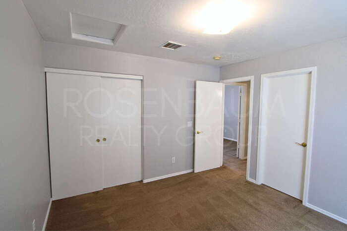 Building Photo - 15547 S Moon Valley Rd