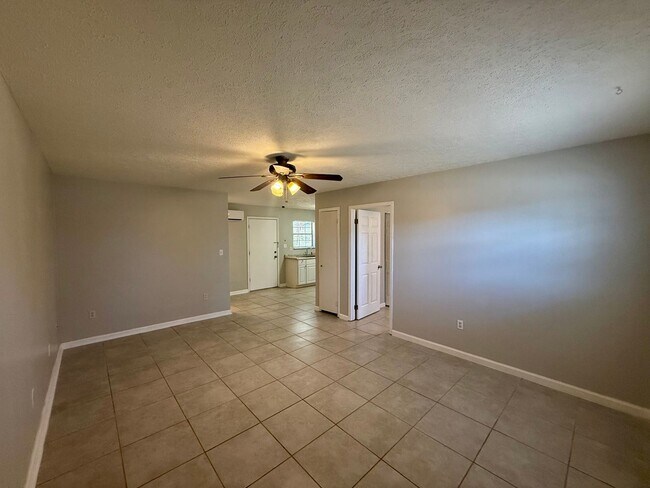 Building Photo - Maryville 37803 - Available September 1st! Charming 1-bedroom, 1-bath Duplex for rent in Blount C...