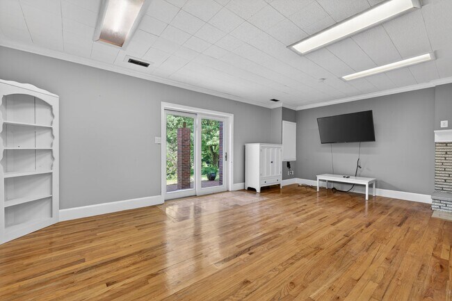 Building Photo - 23017 Timber Creek Ln