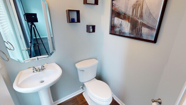 Building Photo - Double Master Townhome in South Park