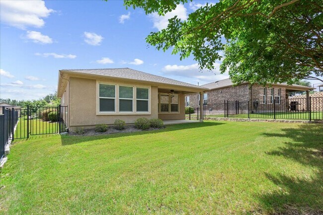 Building Photo - 322 Salado Creek Ln