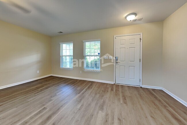 Building Photo - 111 Graduate Ln