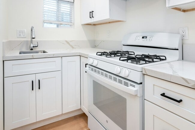 Building Photo - 3732 Cowley Way