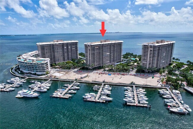 Building Photo - 2 Grove Isle Dr