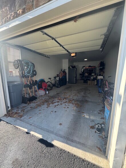 Building Photo - 33202 Town Green Dr