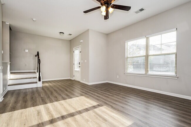 Building Photo - 706 Galveston Way