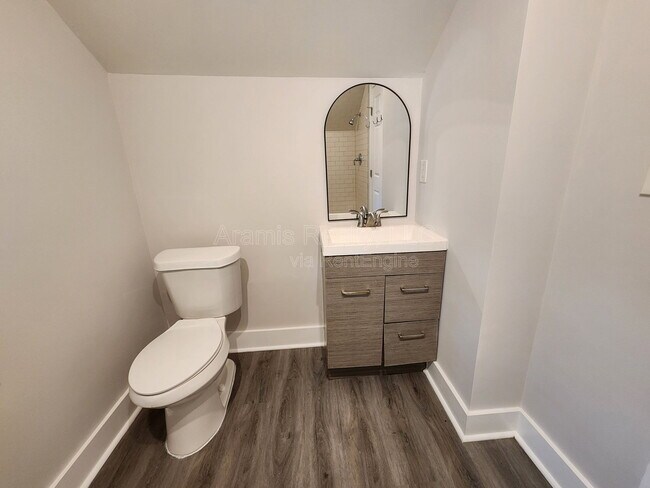 Building Photo - 2663 Blount St