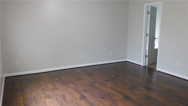 Building Photo - 1562 Langdon Park Dr