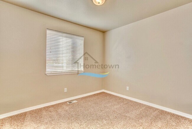 Building Photo - 5940 N Stafford Rd