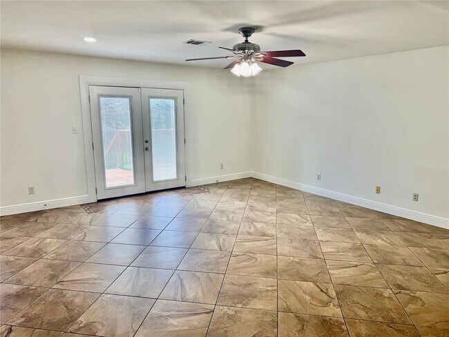Building Photo - 11210 Kingsgate Dr
