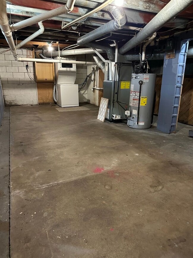 Building Photo - 712 S 10th St