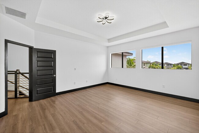 Building Photo - 15800 NW 88th Ave