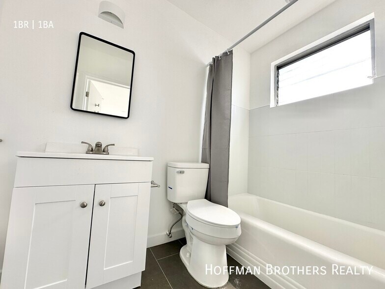 Building Photo - 316 S Mariposa Ave